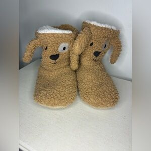 Kids Brown Plush Puppy Slipper Boots. Ideal for 3-5 year olds. Unisex.